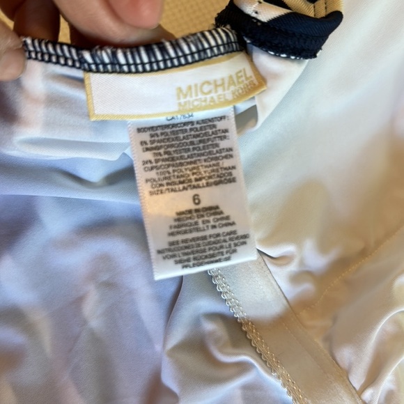 Michael Kors Striped One shoulder Swimming Suit size 6 Navy and white - Picture 9 of 15